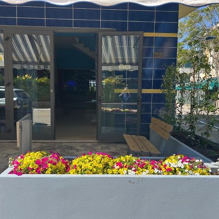 Hotel Estense Rimini Ngoại thất bức ảnh