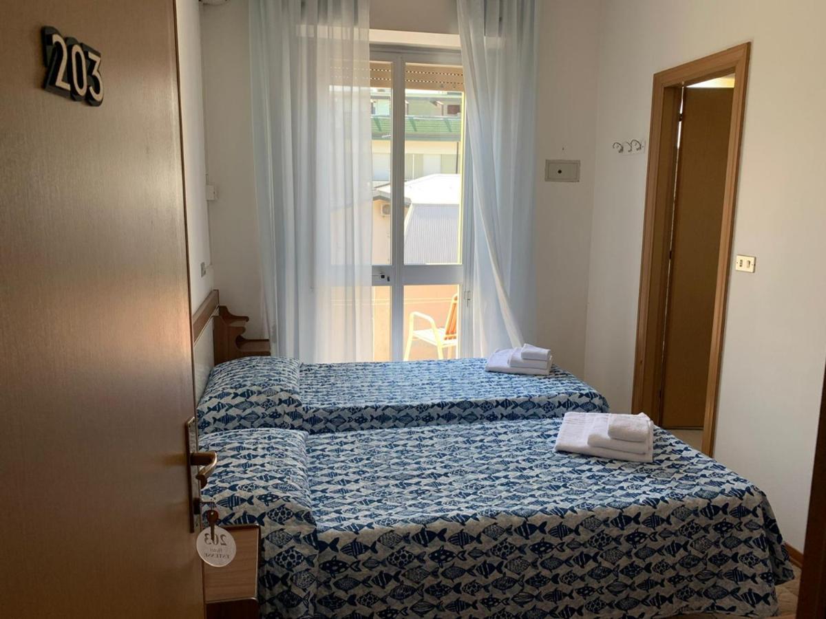 Hotel Estense Rimini Ngoại thất bức ảnh