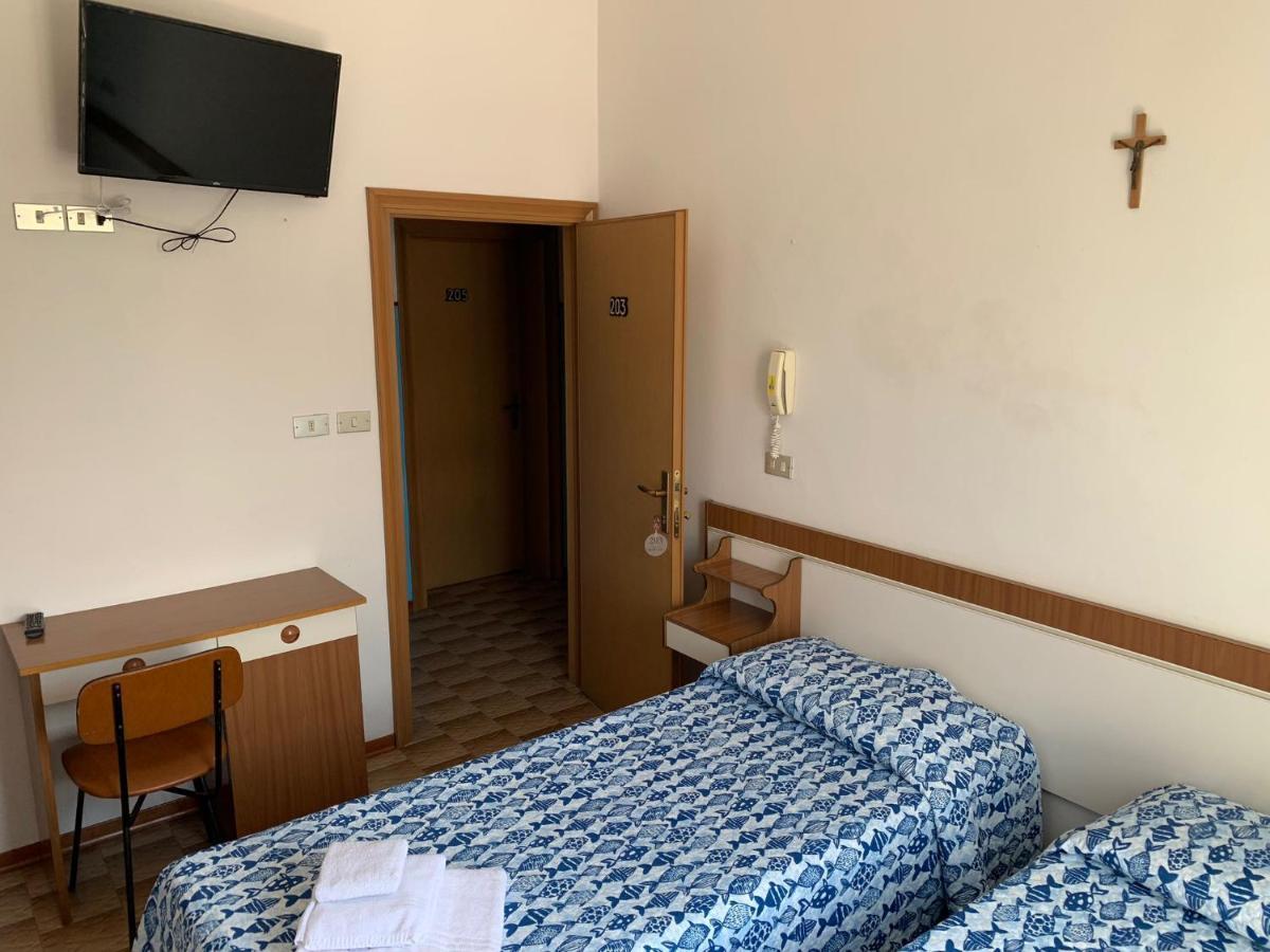 Hotel Estense Rimini Ngoại thất bức ảnh